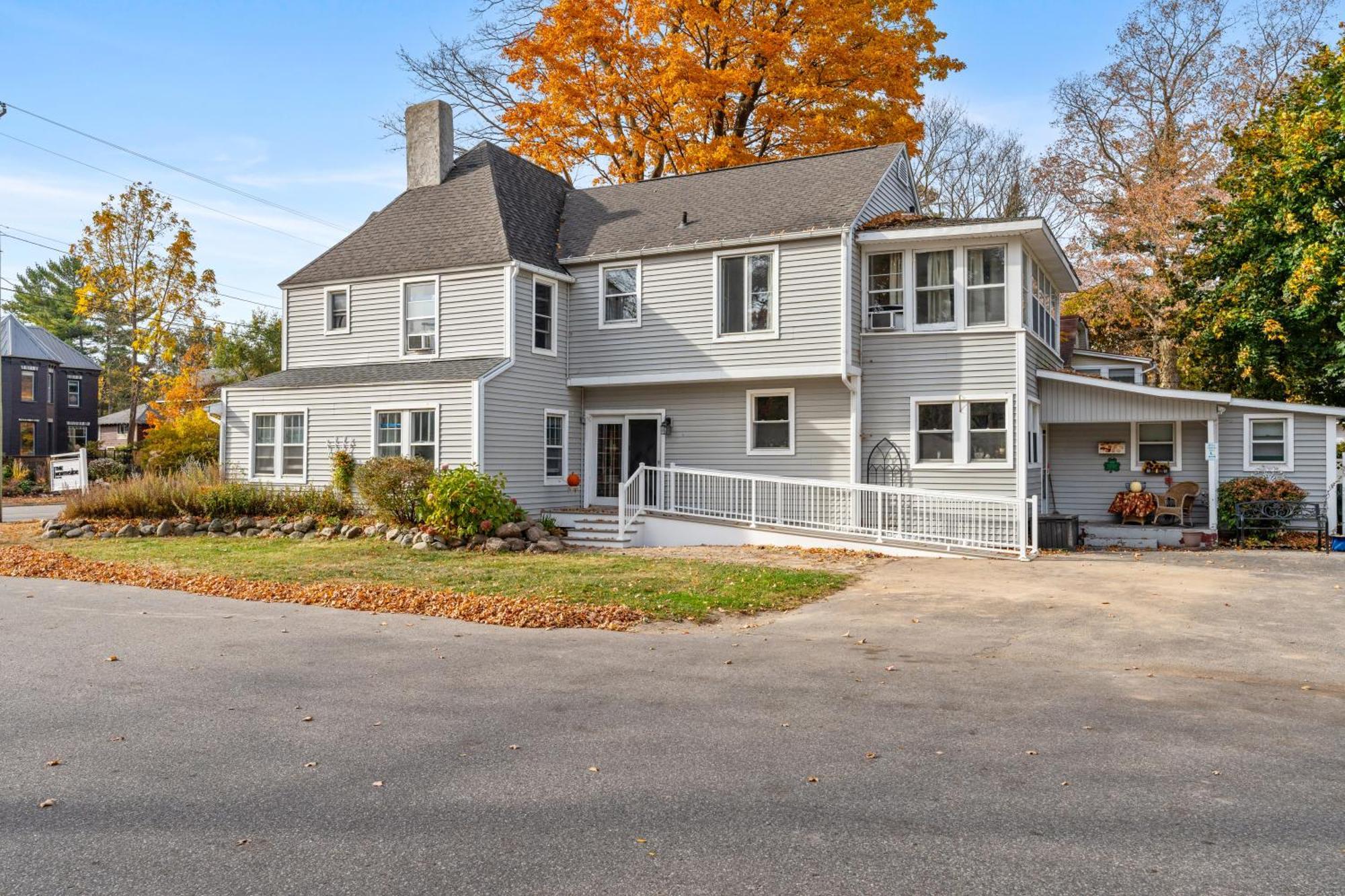 مبيت وإفطار Charlevoix House - The Northside المظهر الخارجي الصورة